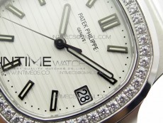 Nautilus Jumbo 5713 Super Replication PPF 1:1 Best Edition White Textured Dial on SS Bracelet PPF324