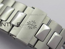 Nautilus Jumbo 5713 Super Replication PPF 1:1 Best Edition White Textured Dial on SS Bracelet PPF324