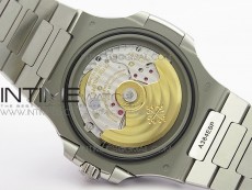 Nautilus Jumbo 5713 Super Replication PPF 1:1 Best Edition White Textured Dial on SS Bracelet PPF324