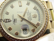 Day-Date 36 128235 RG/Crystal BP Best Edition Silver Crystal Marker Dial on RG President Bracelet A2836