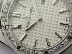 Lady Royal Oak 33mm 67651 Diamonds SS ZF 1:1 Best Edition White Textured Dial on SS Bracelet RONDA Quartz