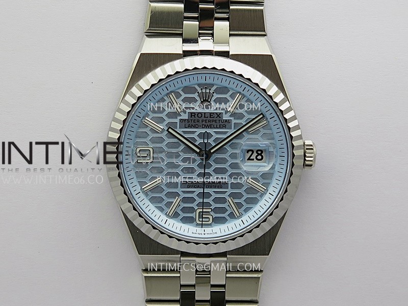 Land Dweller 127336 SS ESF Ice Blue Dial On SS Bracelet A7135 Land Dweller 127336 SS ESF Ice Blue Dial On SS Bracelet A7135