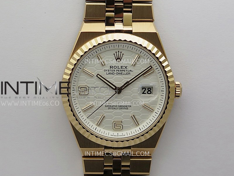 Land Dweller 127335 Gain Weight RG B Factory White Dial On RG Bracelet A7135