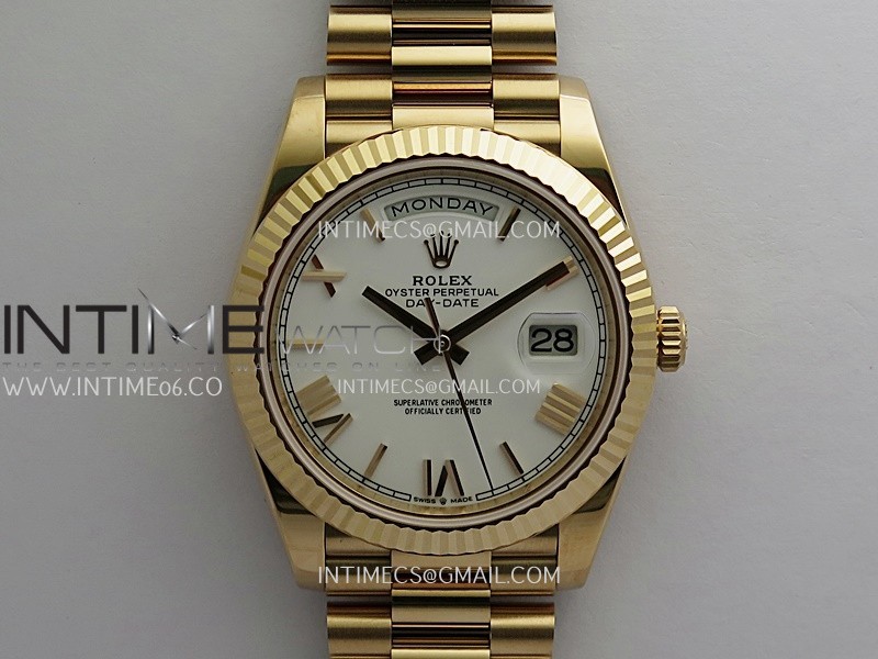 Day Date 228235 RG 40mm Gain Weight RCF White Dial Roman Marker On President Bracelet SH3255