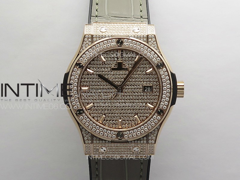 Classic Fusion 42mm RG Paved Diamonds Case And Bezel B50F Paved Diamonds Dial On Gray Gummy Strap A2892